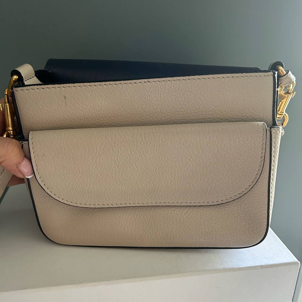 Burberry Beige Crossbody Leather Shoulder Bag - Picture 7 of 7